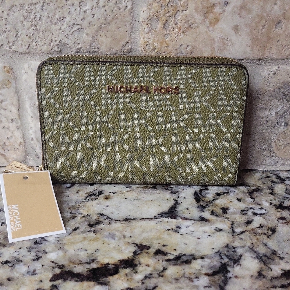 Michael Michael Kors Jet Set Zip Around Card Case Wallet